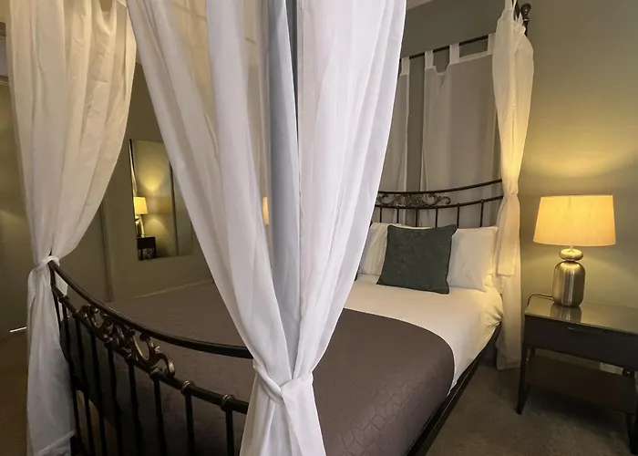 Smugglers Hotel