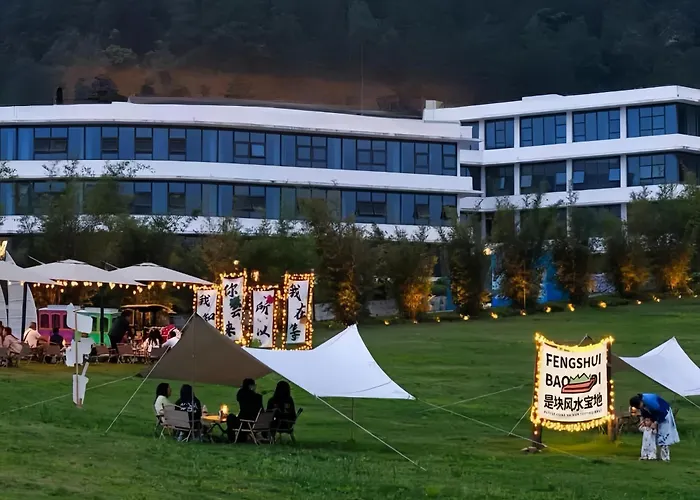 Phoenix Fairyland Hot Springs Hotel-Best Grand Hotel L&Swimming Facilities-Sumptuous Breakfast-Only Hot Spring-10Minute Walk To The Town-Free Pick Up