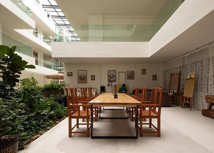 Wait A Moment-Slowleisurely Wabi-Sabi Style Homestay-Shangri La Dukezong Ancient City-Free Shuttle Service To Train Station Or Airport-Tasting Butter Tea