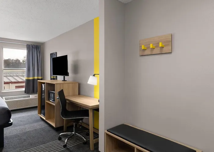 Super 8 By Wyndham Chattanooga East - Hamilton Place