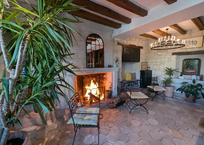 Logis Hotel Le Bussy