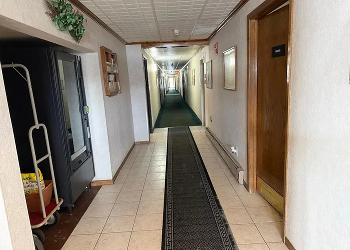 Iron Mountain Inn & Suites Mi Us 2