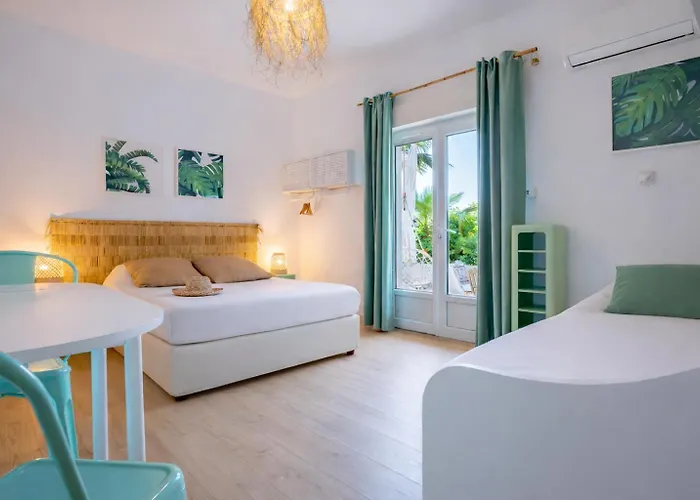Hôtel Almanarre Plage - Hôtel Eco-Responsable face à la mer
