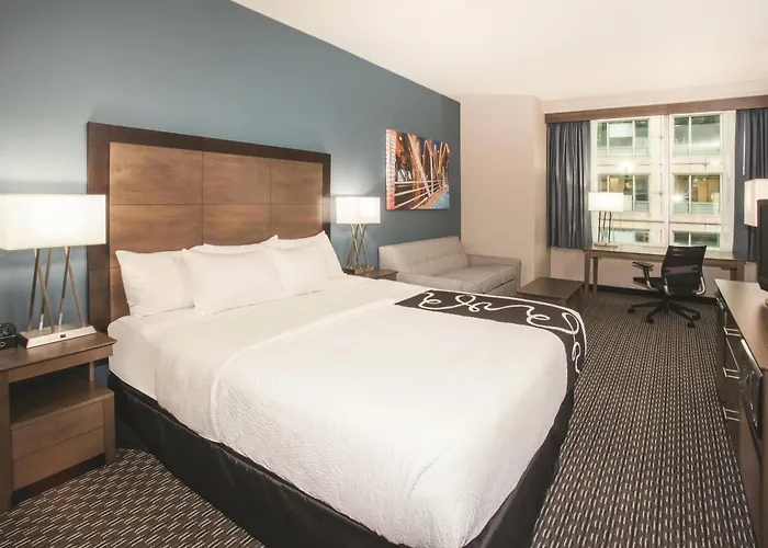 La Quinta Inn & Suites By Wyndham Chicago Downtown