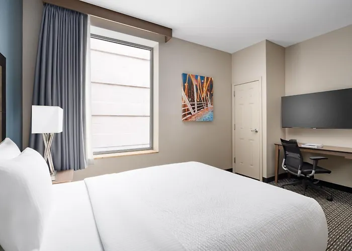 La Quinta Inn & Suites By Wyndham Chicago Downtown