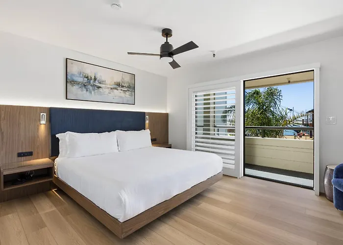 456 Embarcadero Inn&Suites