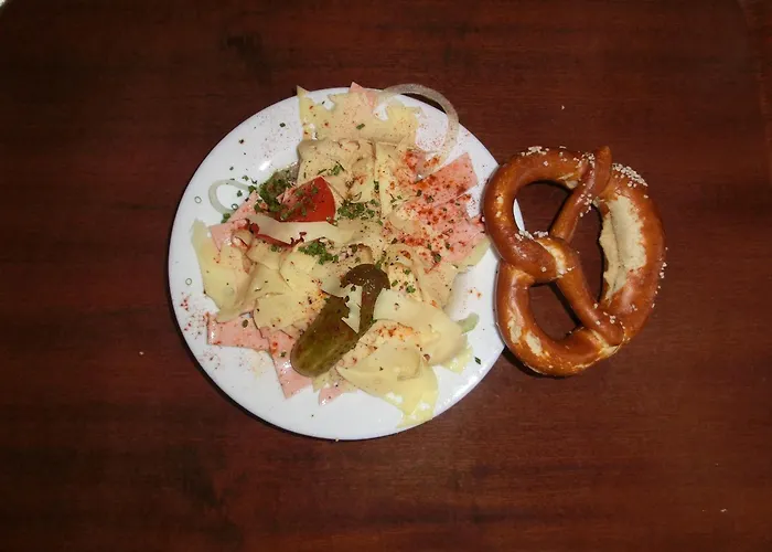 Pension Eichschmid / Roell'N Biergarten