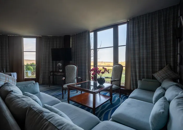 Hotel Cascade Resort & Spa