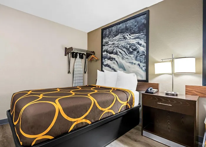 Super 8 By Wyndham Homewood Birmingham Area