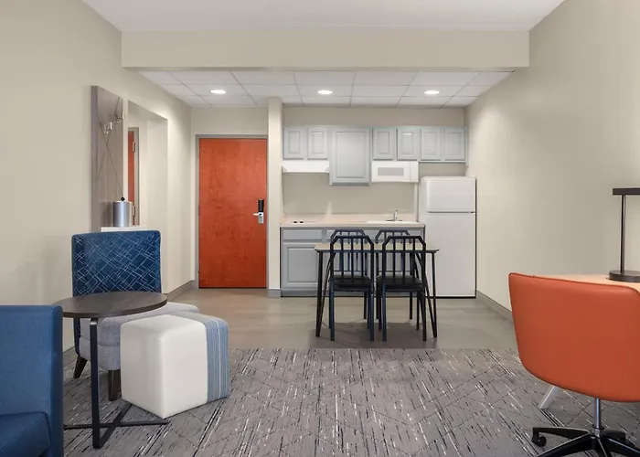 Holiday Inn Express & Suites Hawthorne - Elmsford North By Ihg