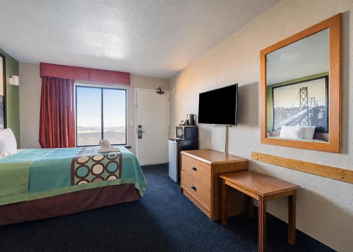 Super 8 By Wyndham Barstow