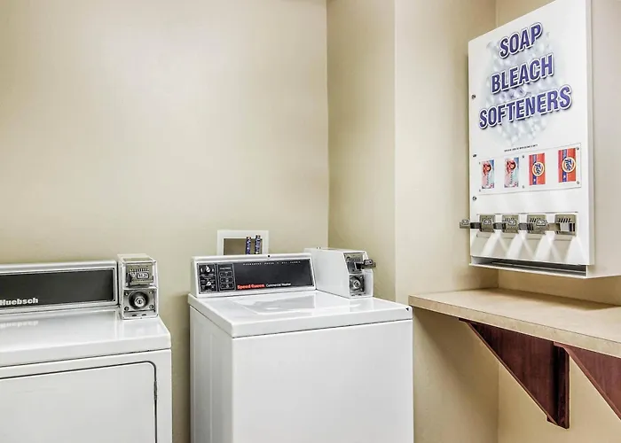 Comfort Inn & Suites Grafton-Cedarburg