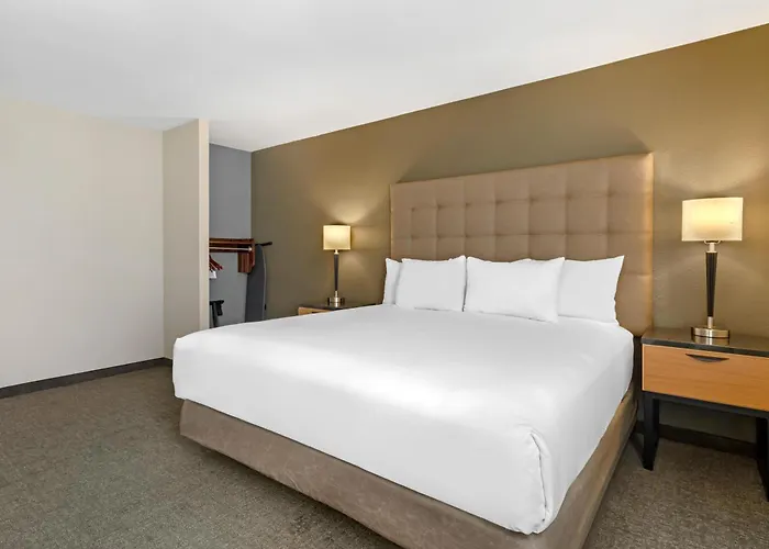 Drury Inn & Suites Joplin