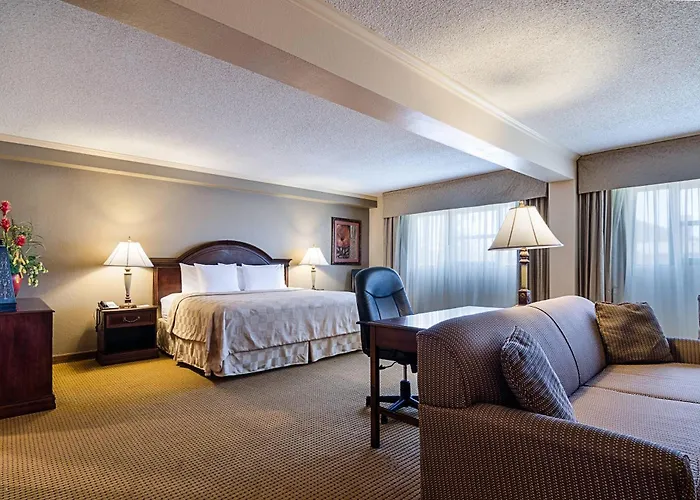 Clarion Inn Garden City