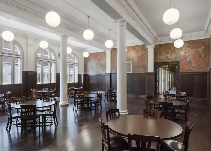 Neptune, An Ash Hotel