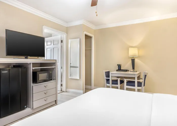 Best Western Tradewinds