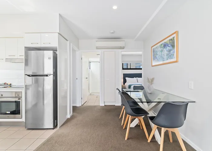 Direct Collective - Sea Breeze Mooloolaba