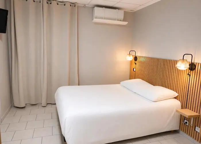 Hôtel Le Petit Logis Chambres Confort climatisées