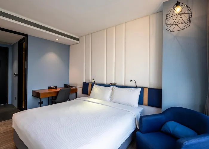Explore Hotel