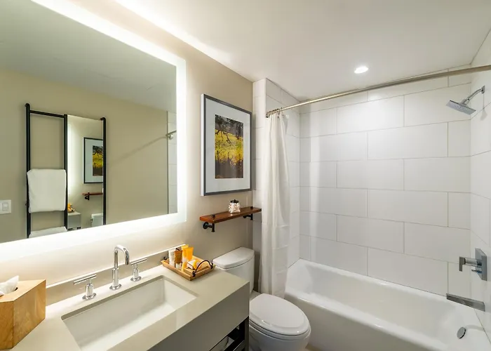 Hotel E