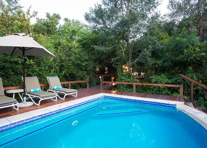 Kingfisher Creek Safari Lodge