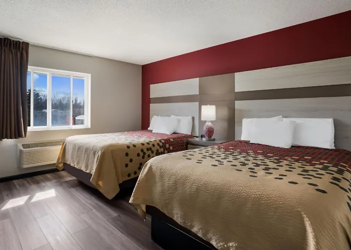 Econo Lodge Inn & Suites Canandaigua - Finger Lakes Area