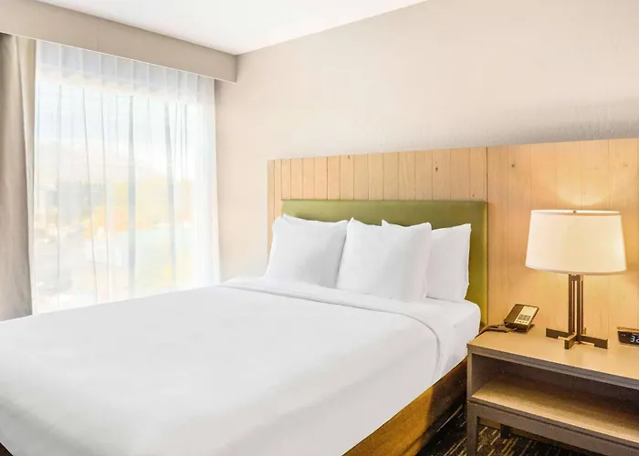 Country Inn & Suites By Radisson, Flagstaff Downtown, Az