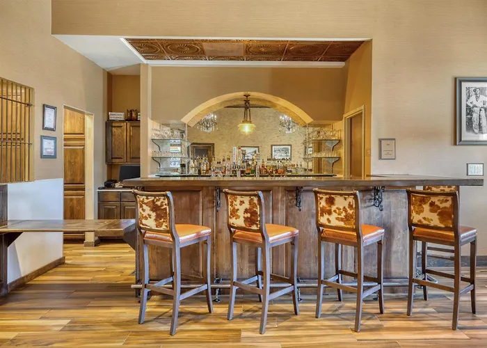 Best Western Bandera Suites & Saloon