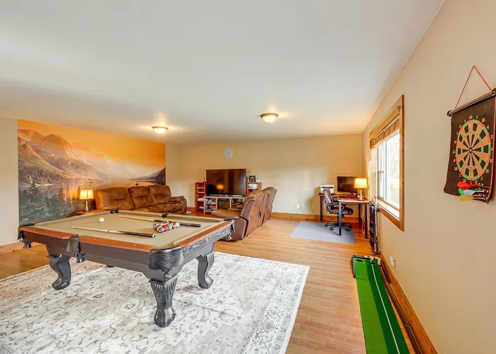 Columbia Falls Private Retreat: Pool Table & Deck!