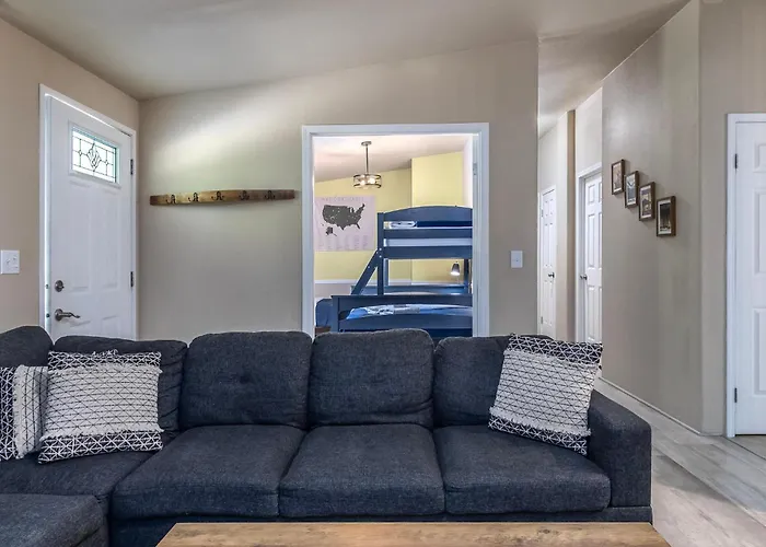 Nanook Haus | Bbq, Fireplace, Wifi, River Access