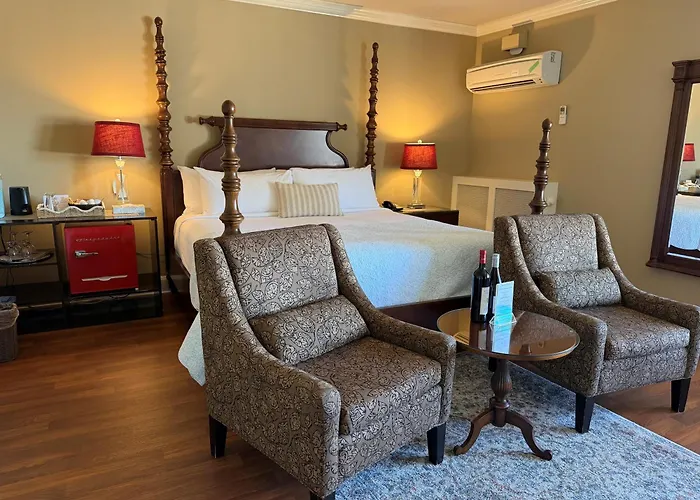 Crown Mansion Boutique Hotel & Villas