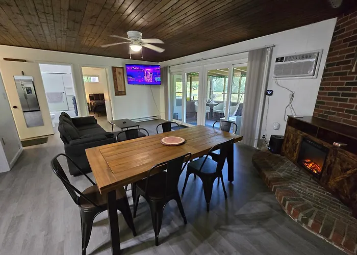 Turkey Trot, Cabin Getaway On Lake W/ Hot Tub