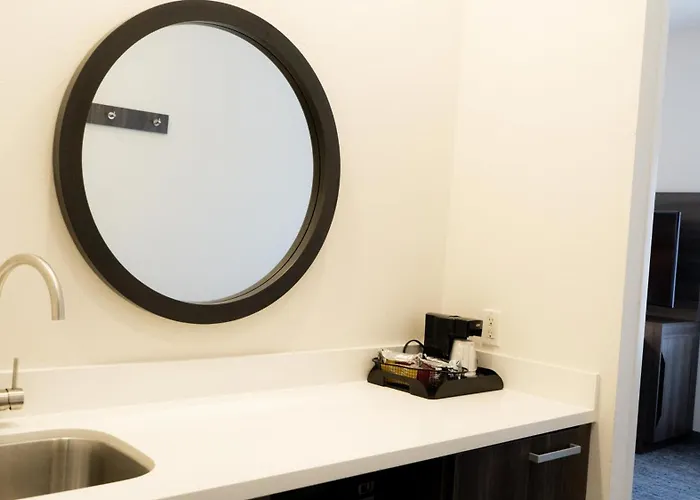 Hampton Inn & Suites Seal Beach