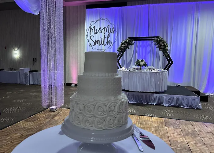 Doubletree By Hilton Bloomington