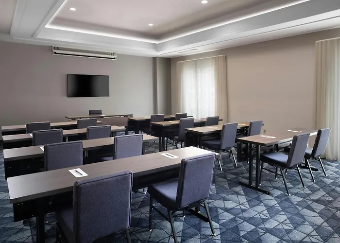 Courtyard By Marriott New Orleans Metairie