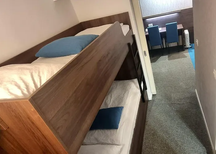 Hotel Emonec