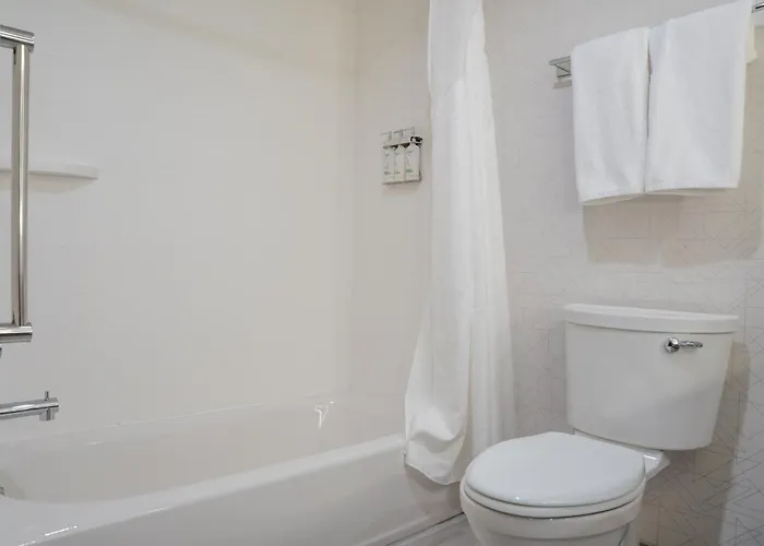 Holiday Inn Express Hotel & Suites West Chester By Ihg