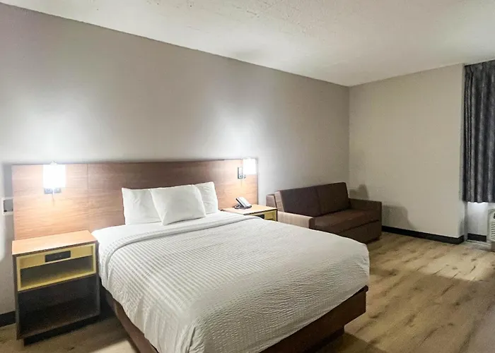 Studio 6 Suites Fremont, Oh