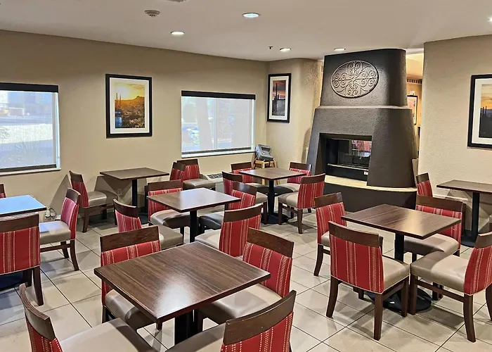 Comfort Suites Peoria Sports Complex