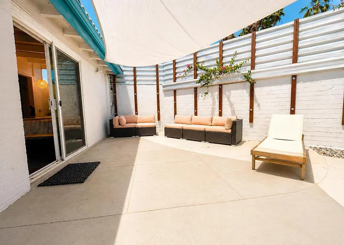 A Place In The Sun Hotel - Adults Only Big Units, 24H Heated Pool & Spa In 1 Acre Park Prime Location, Dog Friendly, Top Midcentury Modern Boutique Hotel