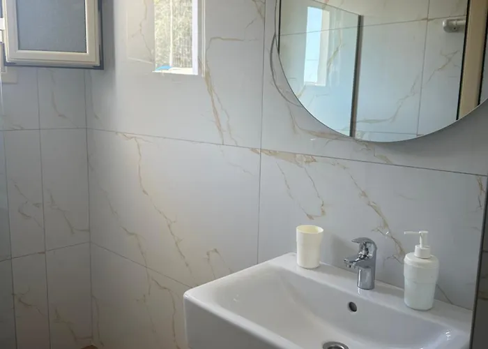 Foti Rooms
