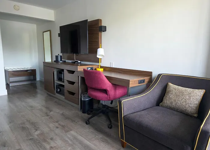 Penn Lodge Hotel & Suites Philadelphia - Bensalem