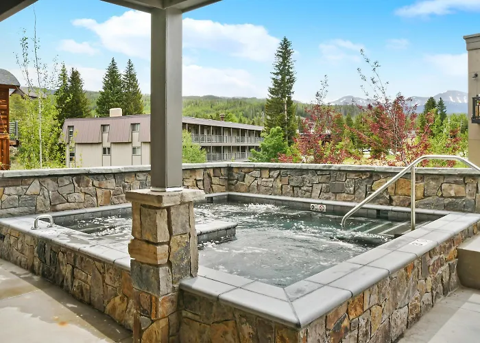 Luxury Loft with Hot Tub and Activity Perks