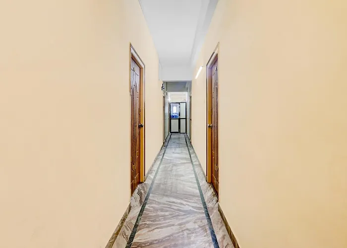 Super Oyo Hotel O Adarsh Nagar Near Kavya Hospital