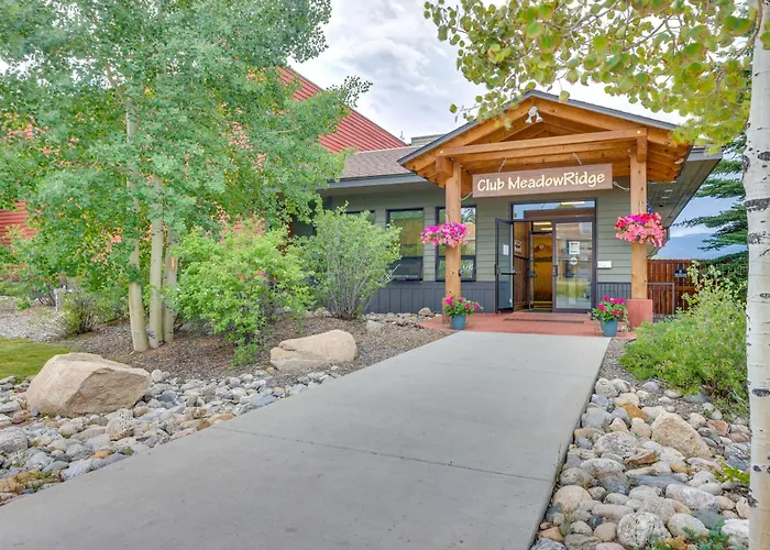 Winter Park Retreat: Mtn Views & Pool Access!