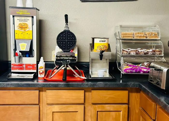 Super 8 By Wyndham Watertown