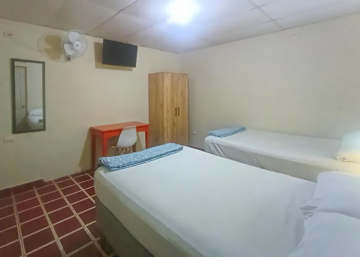Casa Central De Santa Ana