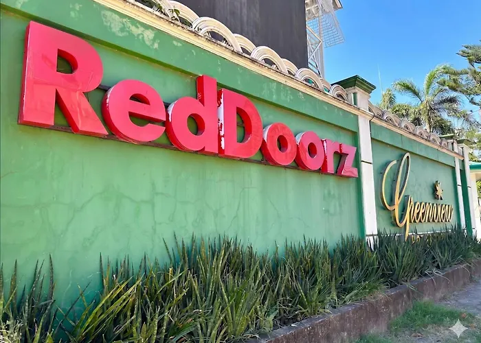 RedDoorz @ Greenview Hotel&Restobar Masbate