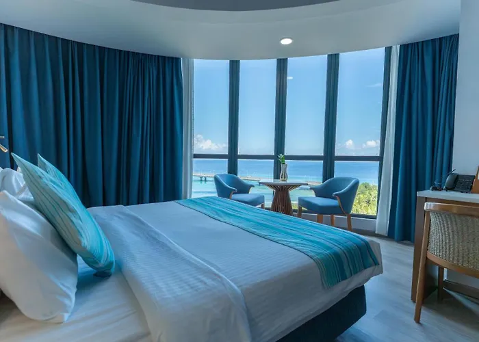 Umet Seaview Hotel With Free Airport Pick Up And Drop T&C Apply