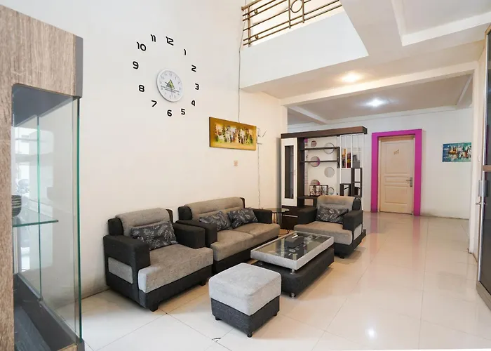 Reddoorz Plus @ Taman Madiun